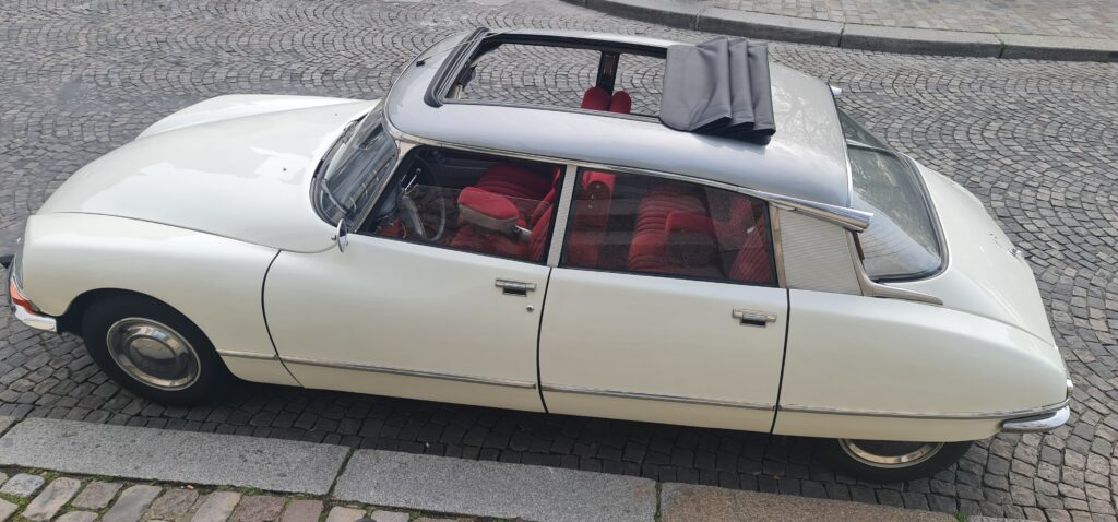 City tour Paris Citroen DS