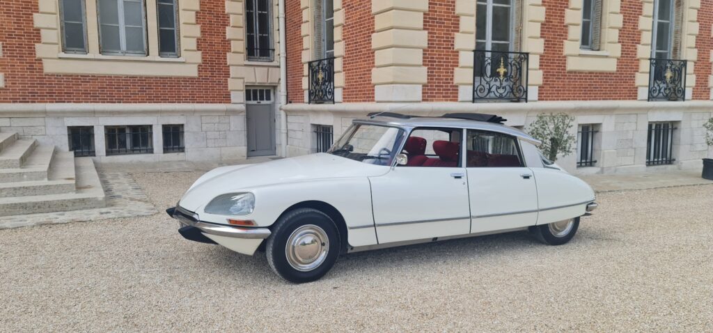location citroen ds vintage car city tour location ds mariage